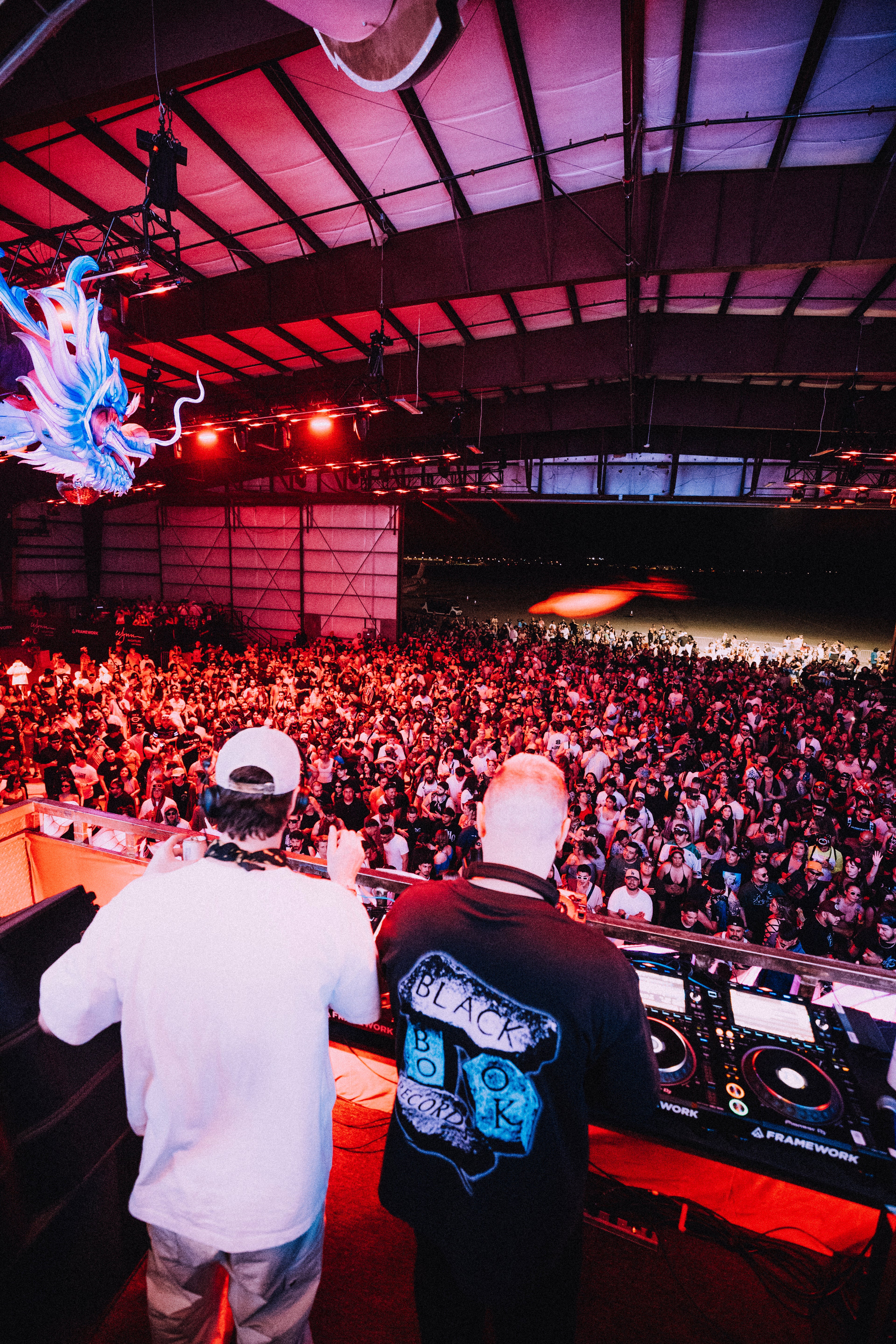 STACKED STONES TEE (VINTAGE BLACK) - "PREMIUM-BOX FIT"