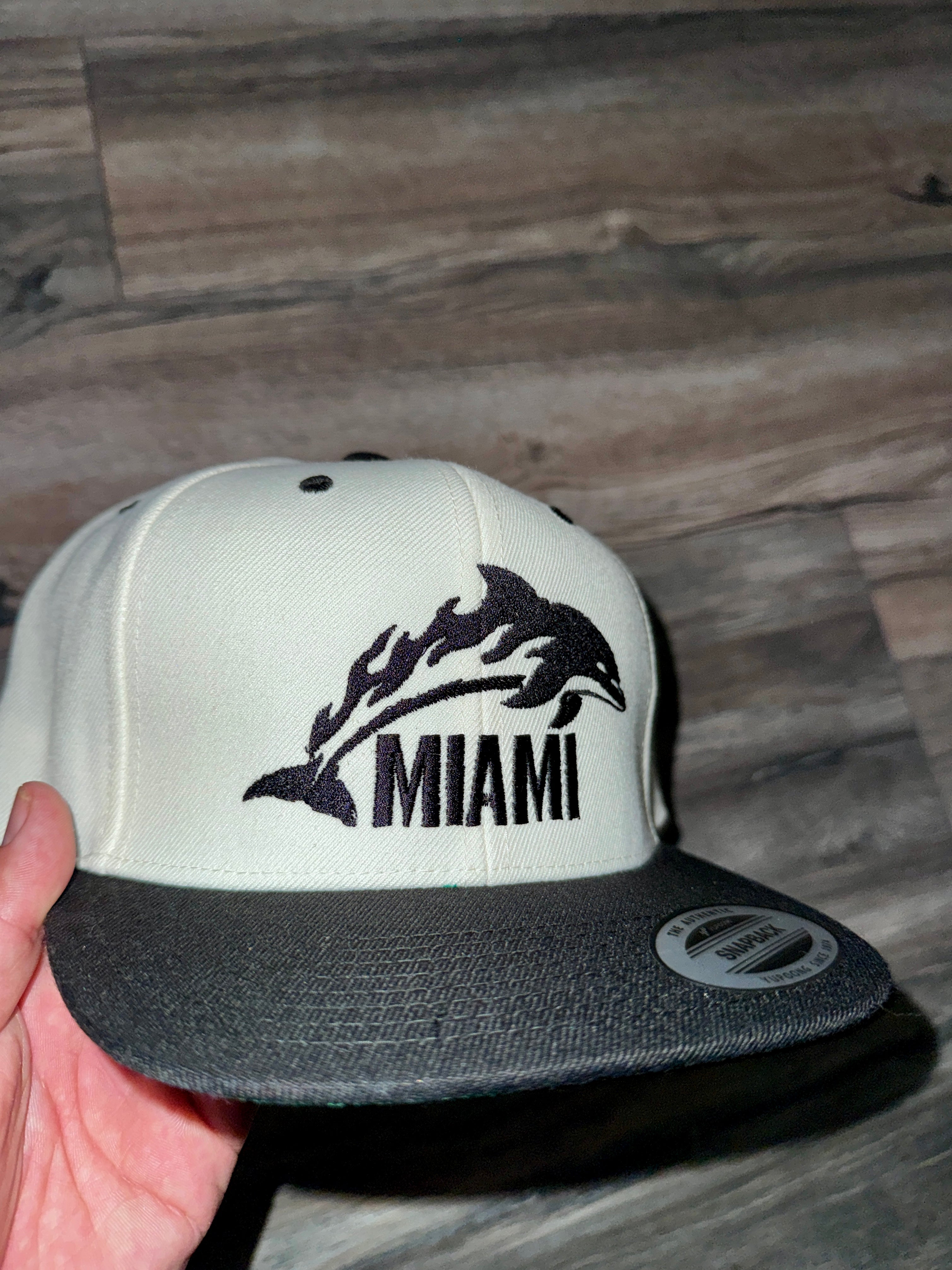 MMW 26' - 6 PANEL - Snapback Hat – Black Book Records MMW 26' - 6 PANEL - Snapback Hat – Black Book Records