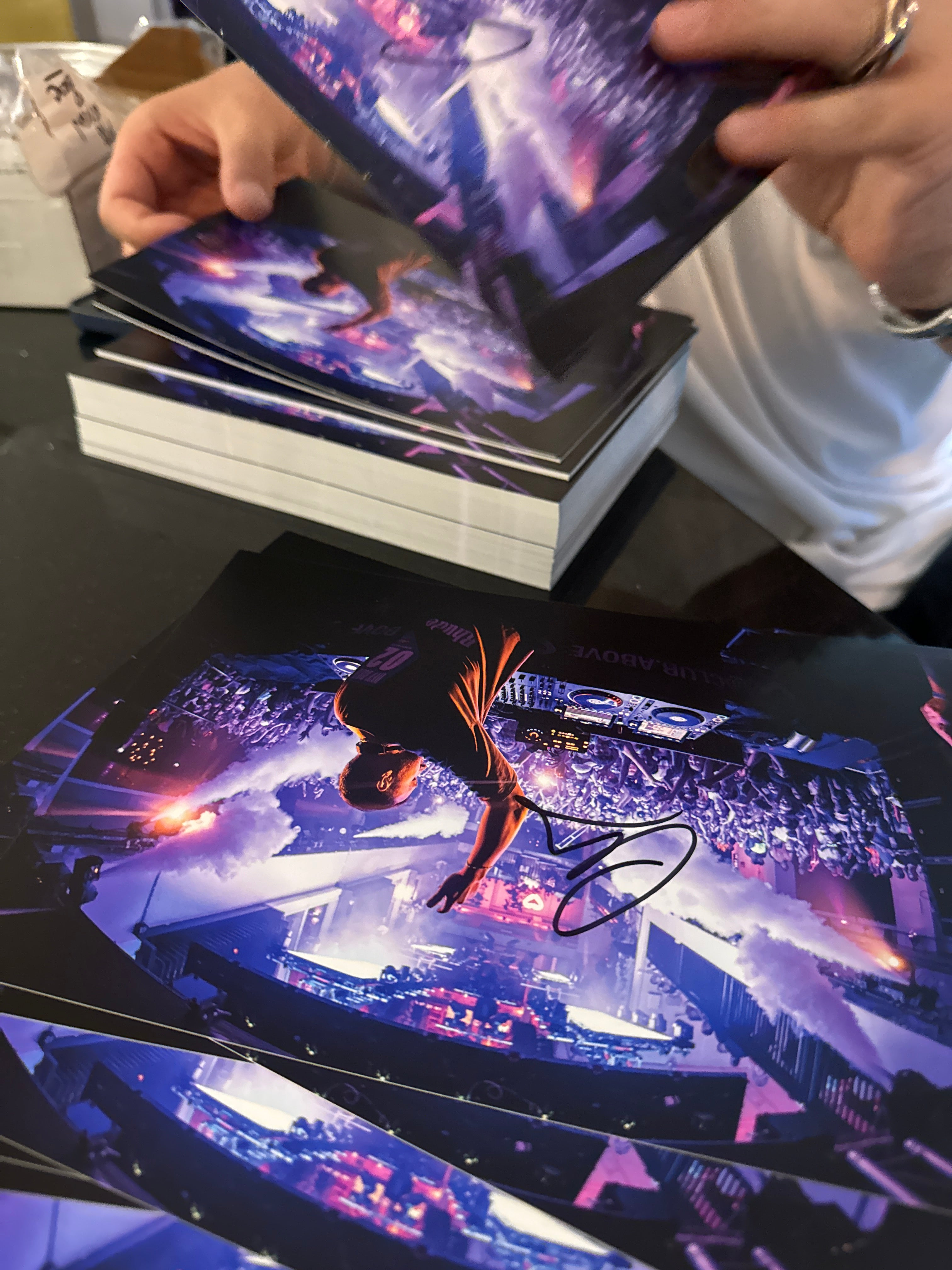 AUSTRALIA TEE + FREE SIGNED CARD - "TRADITIONAL FIT"