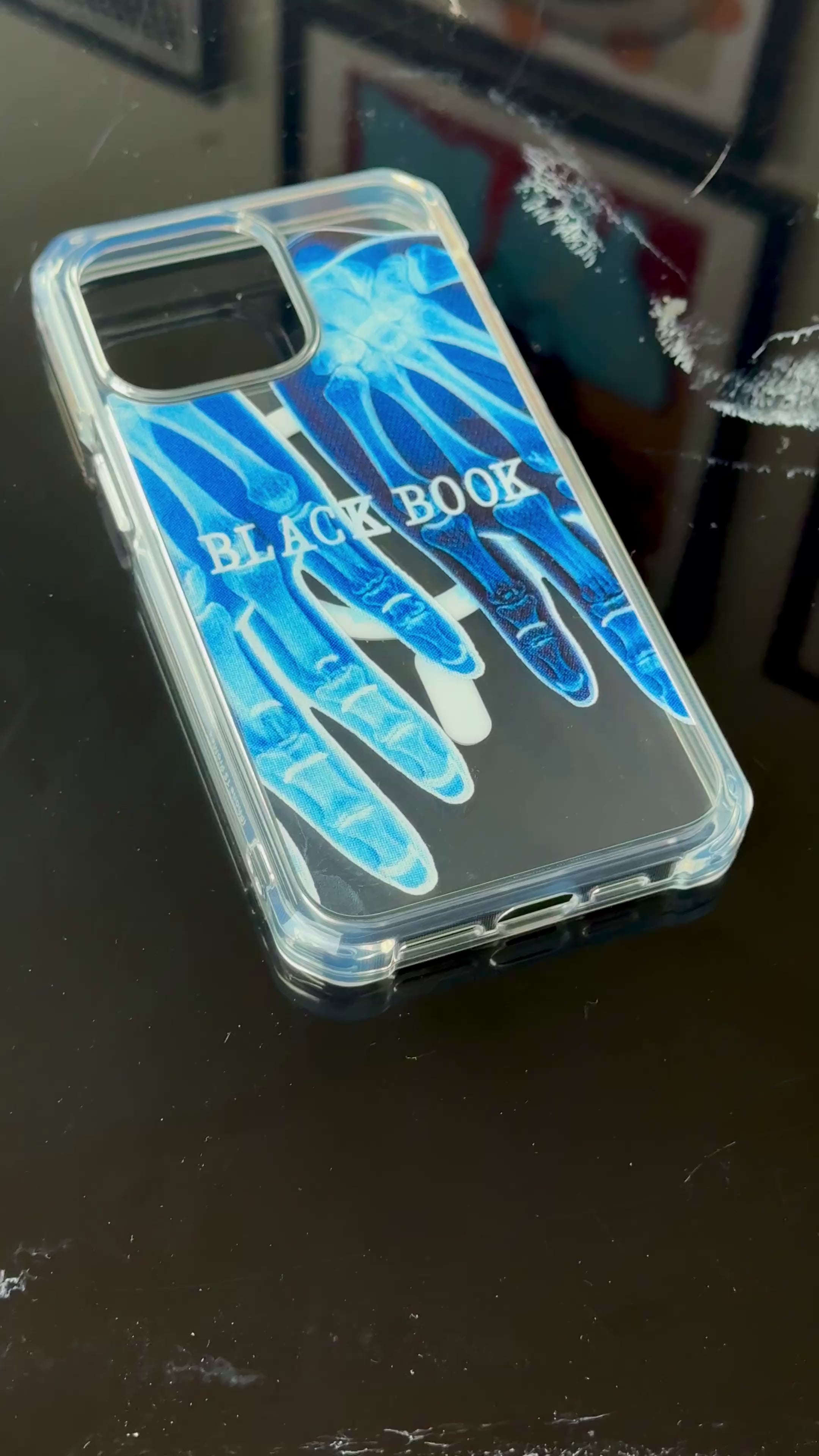 X-RAY HANDS - MagSafe® iPhone Case - clear