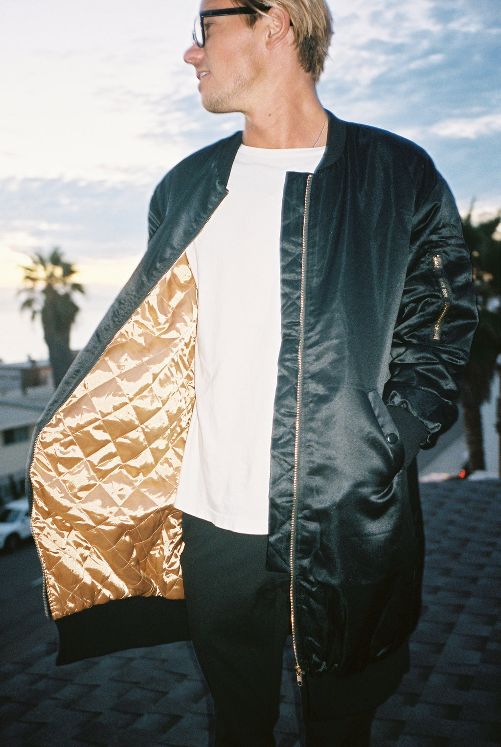 OVERSIZED BOMBER JACKET