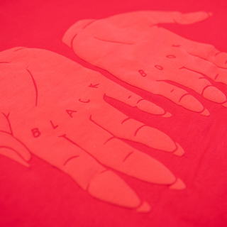 "TRADITIONAL FIT" HANDS TEE - RED