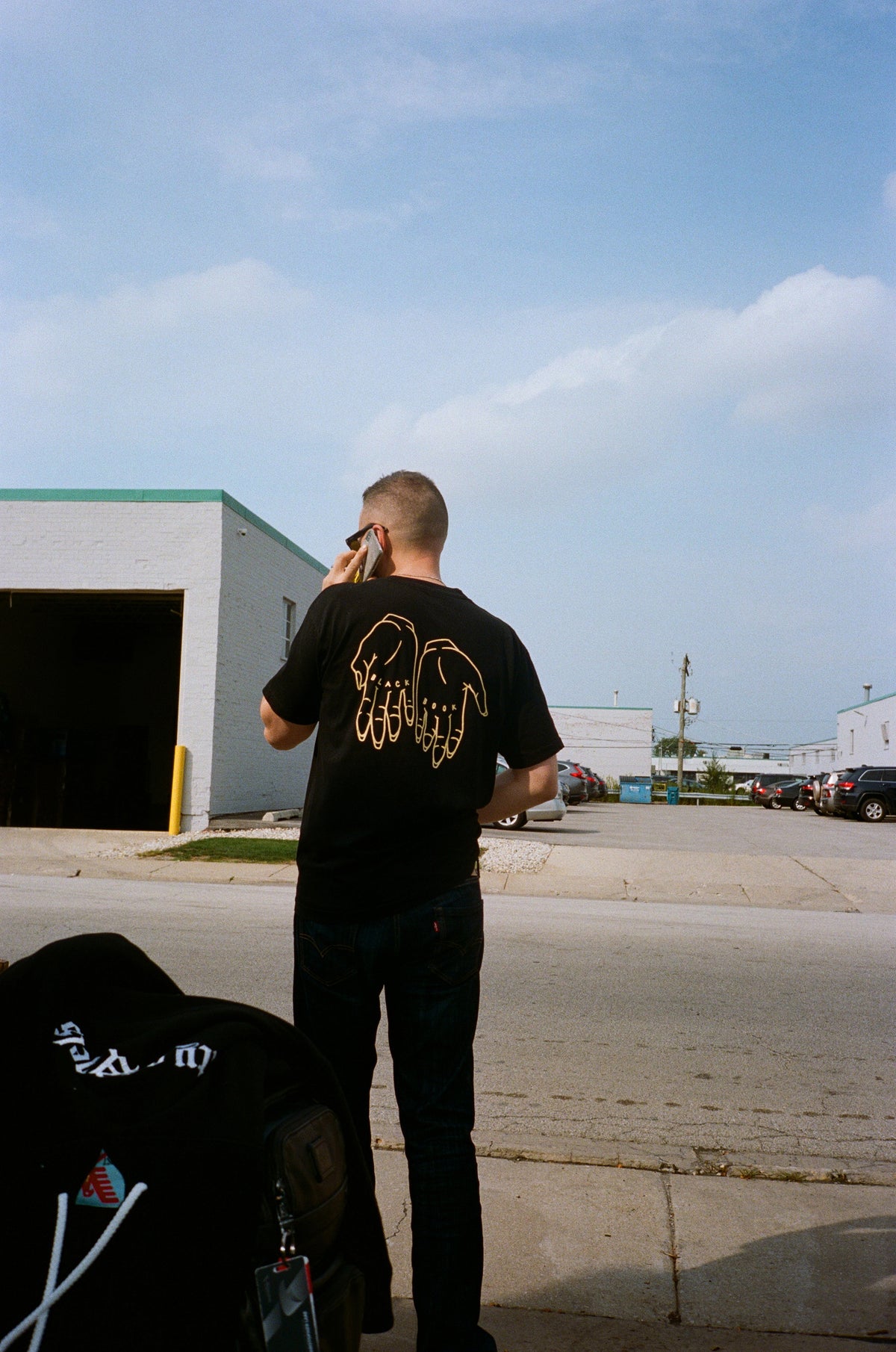 HANDS TEE - GOLD/ BLACK - "TRADITIONAL FIT"